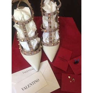 NEW Valentino Rockstud T-Strap Pump
